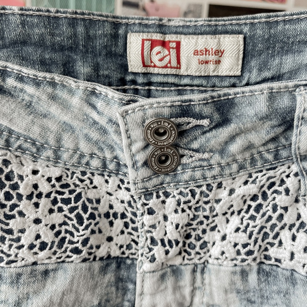 L.e.i. Jean Shorts - Picture 3 of 5